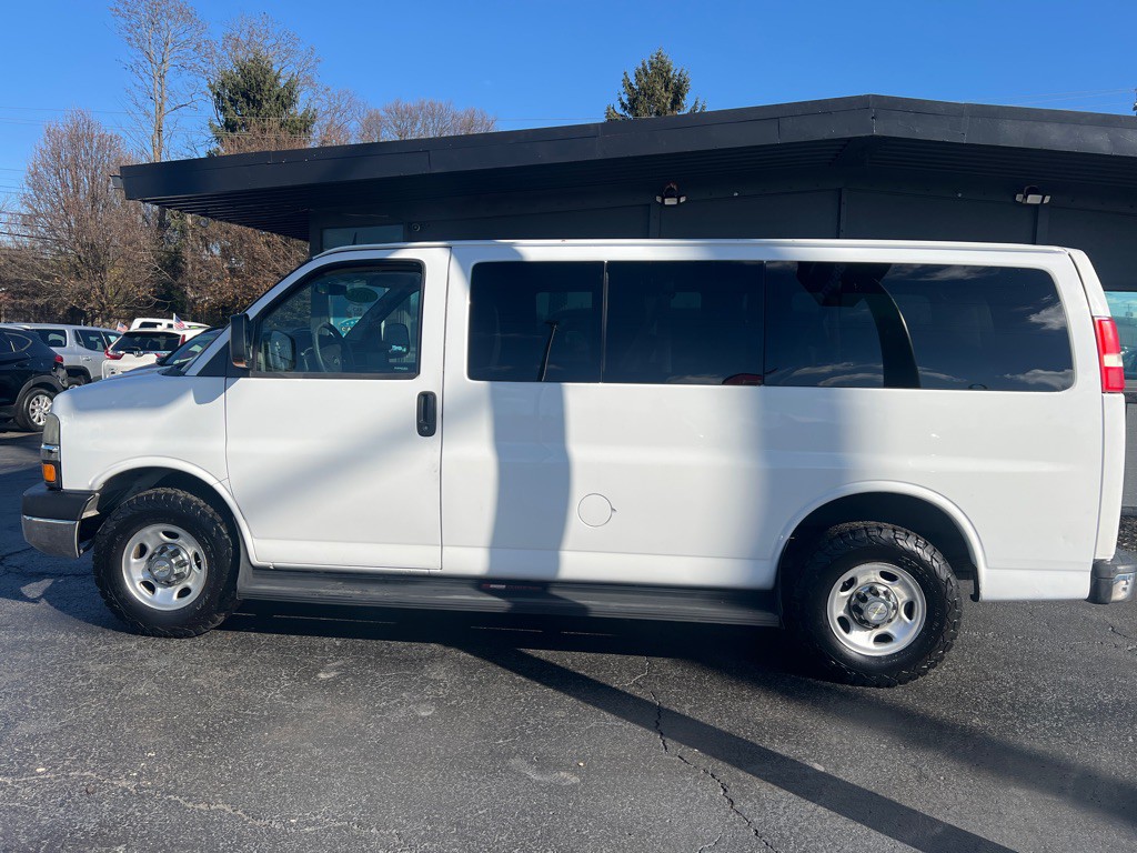 2012 Chevrolet Express Image 3