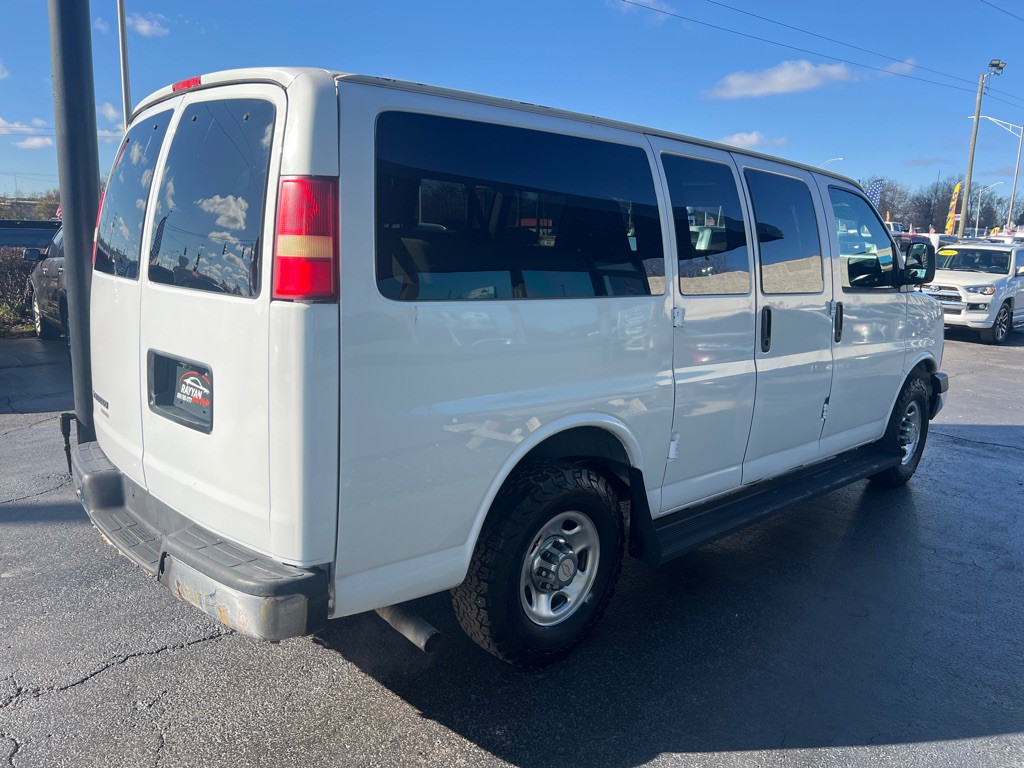 2012 Chevrolet Express Image 5