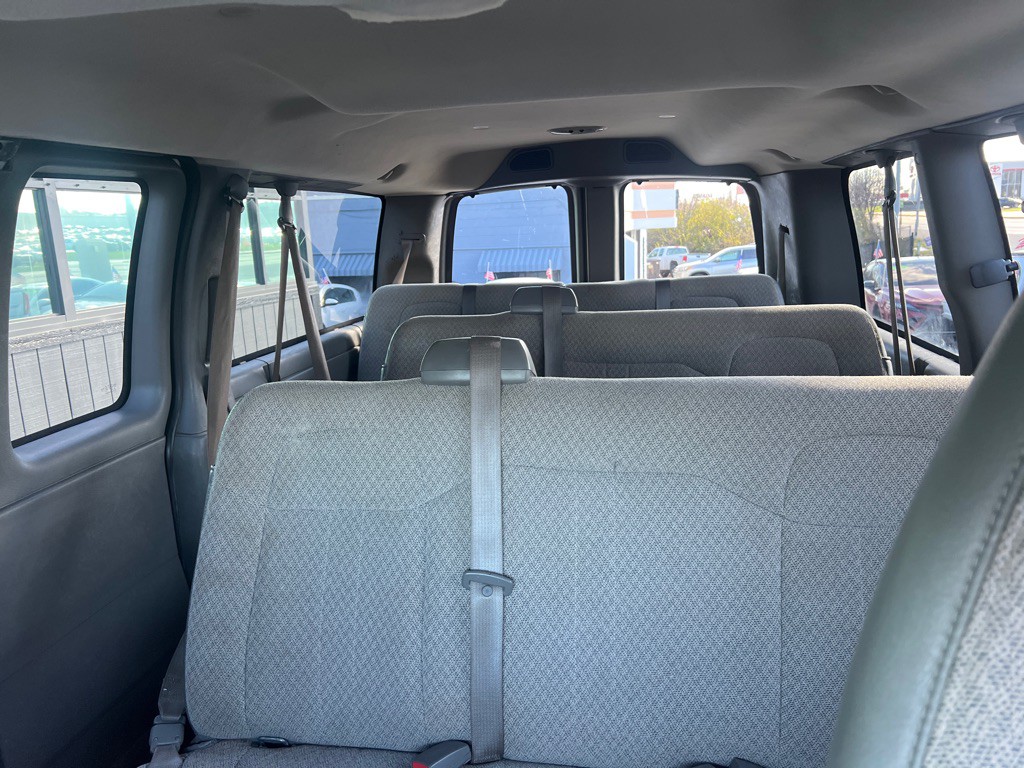 2012 Chevrolet Express Image 10