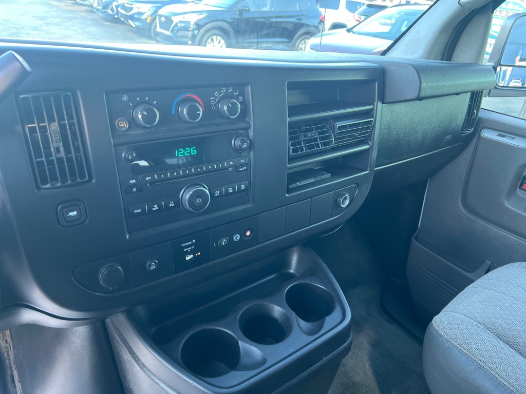 2012 Chevrolet Express Image 12