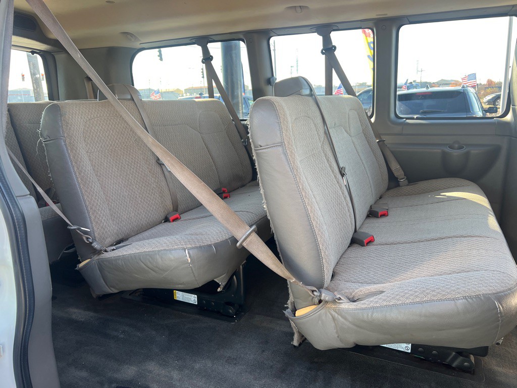 2012 Chevrolet Express Image 15