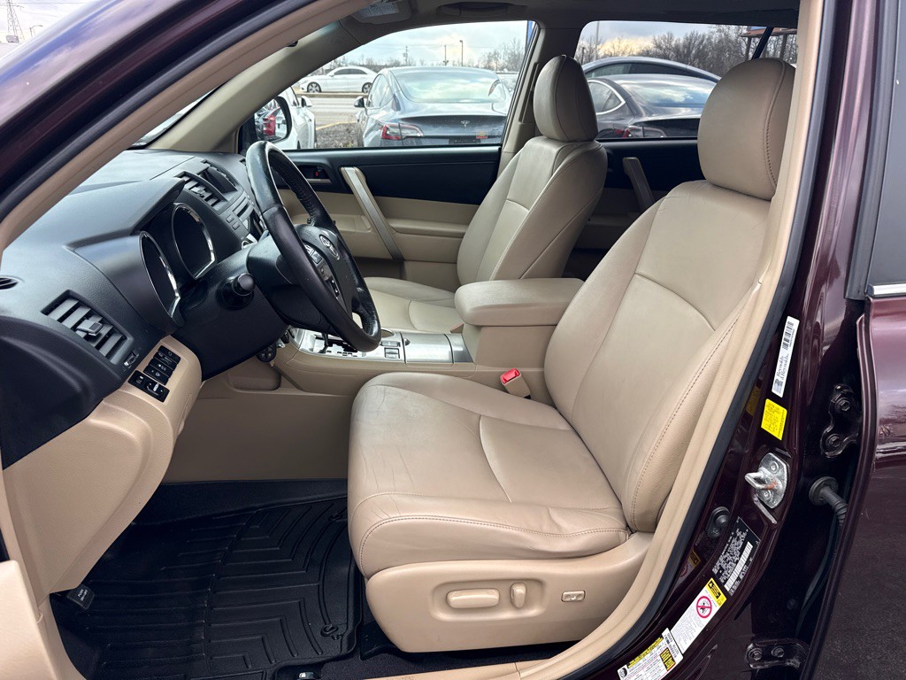 2011 Toyota Highlander Image 10