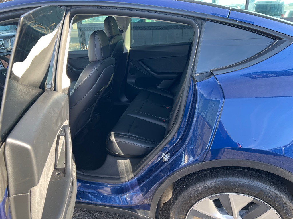 2022 Tesla Model Y Image 17
