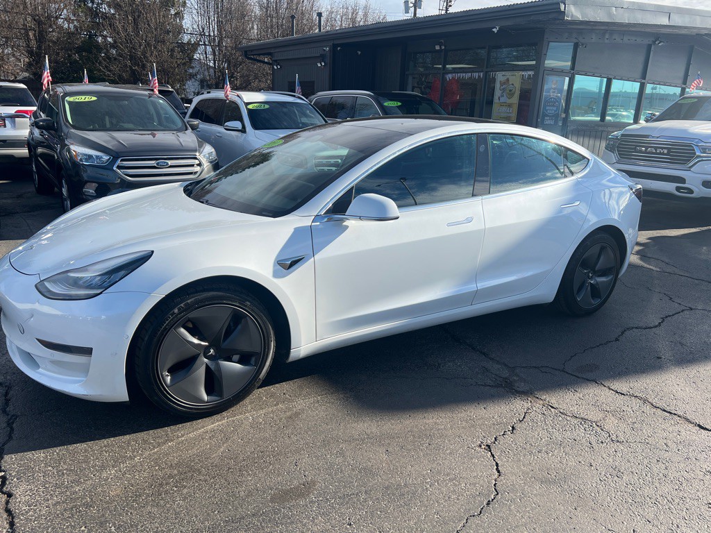 2020 Tesla Model 3 Image 2