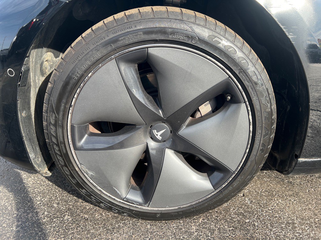 2018 Tesla Model 3 Image 10