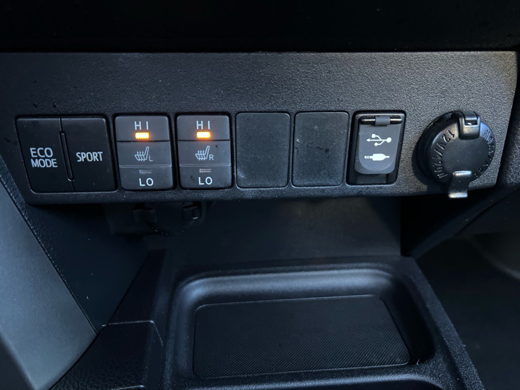 2016 Toyota Rav4 Image 16