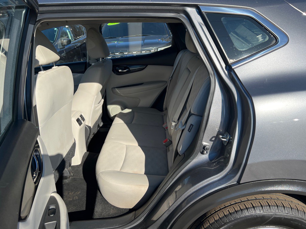 2020 Nissan Rogue Image 18