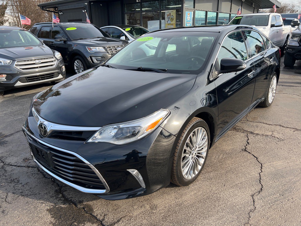 2018 Toyota Avalon Image 1