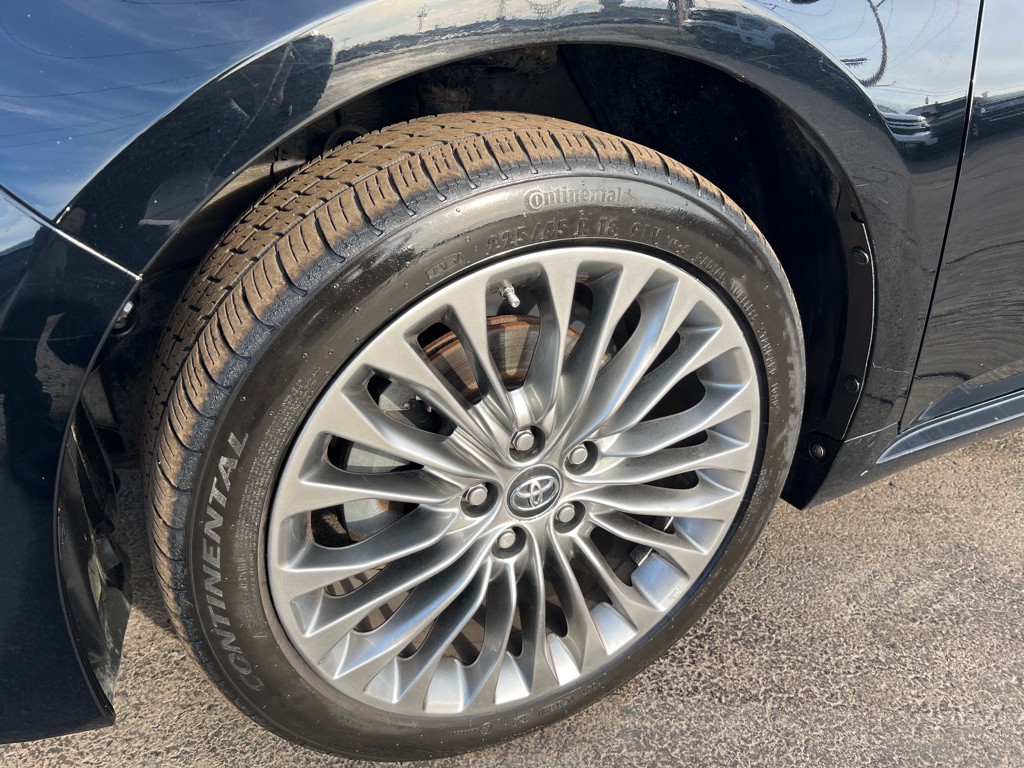 2018 Toyota Avalon Image 10