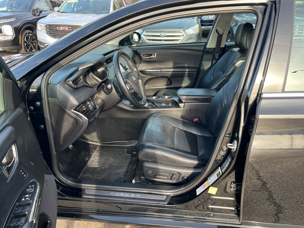 2018 Toyota Avalon Image 11