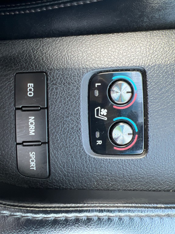 2018 Toyota Avalon Image 15