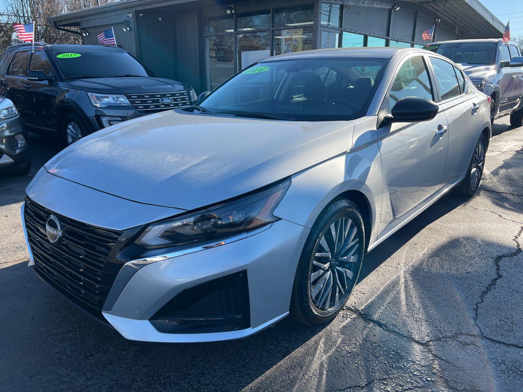 2024 Nissan Altima Image 1