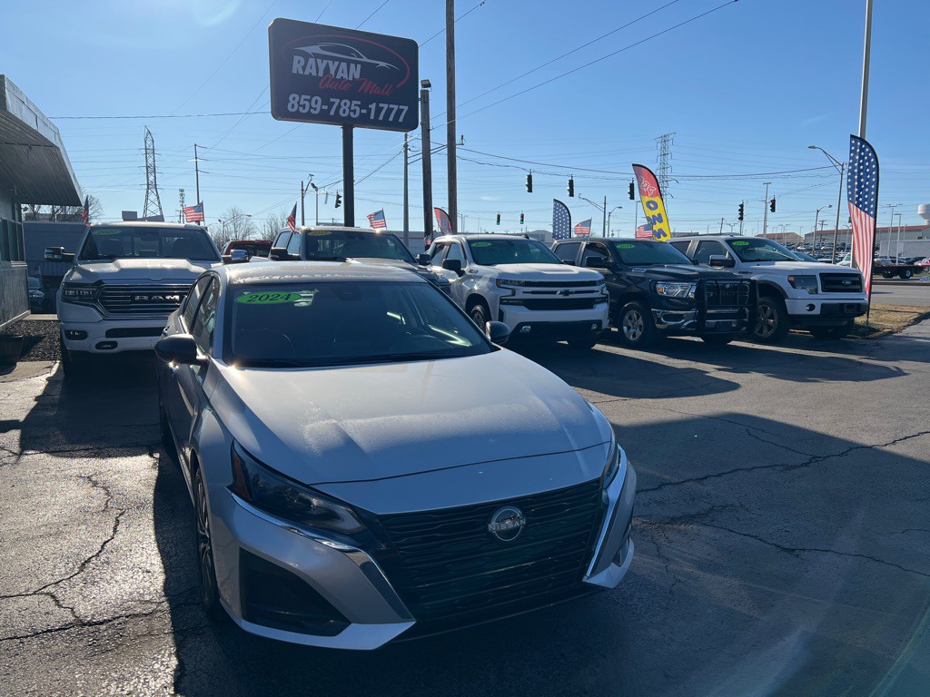 2024 Nissan Altima Image 8