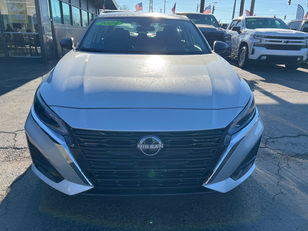 2024 Nissan Altima Image 9