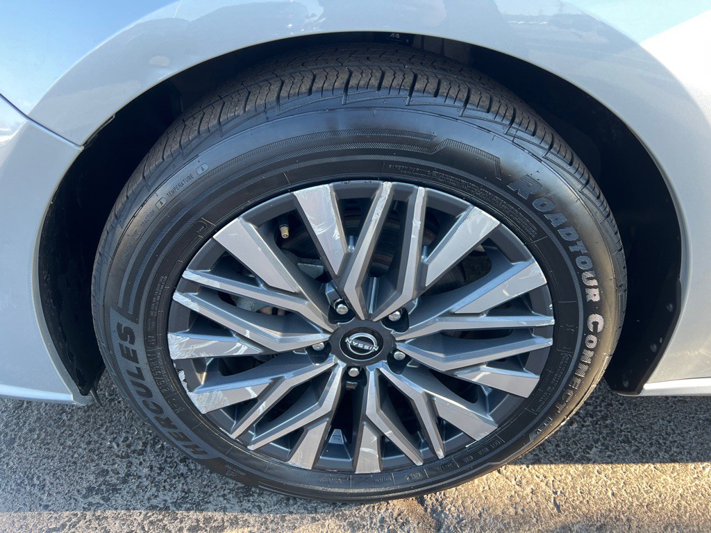 2024 Nissan Altima Image 10