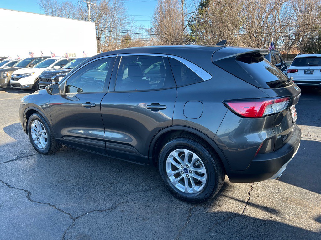 2020 Ford Escape Image 3