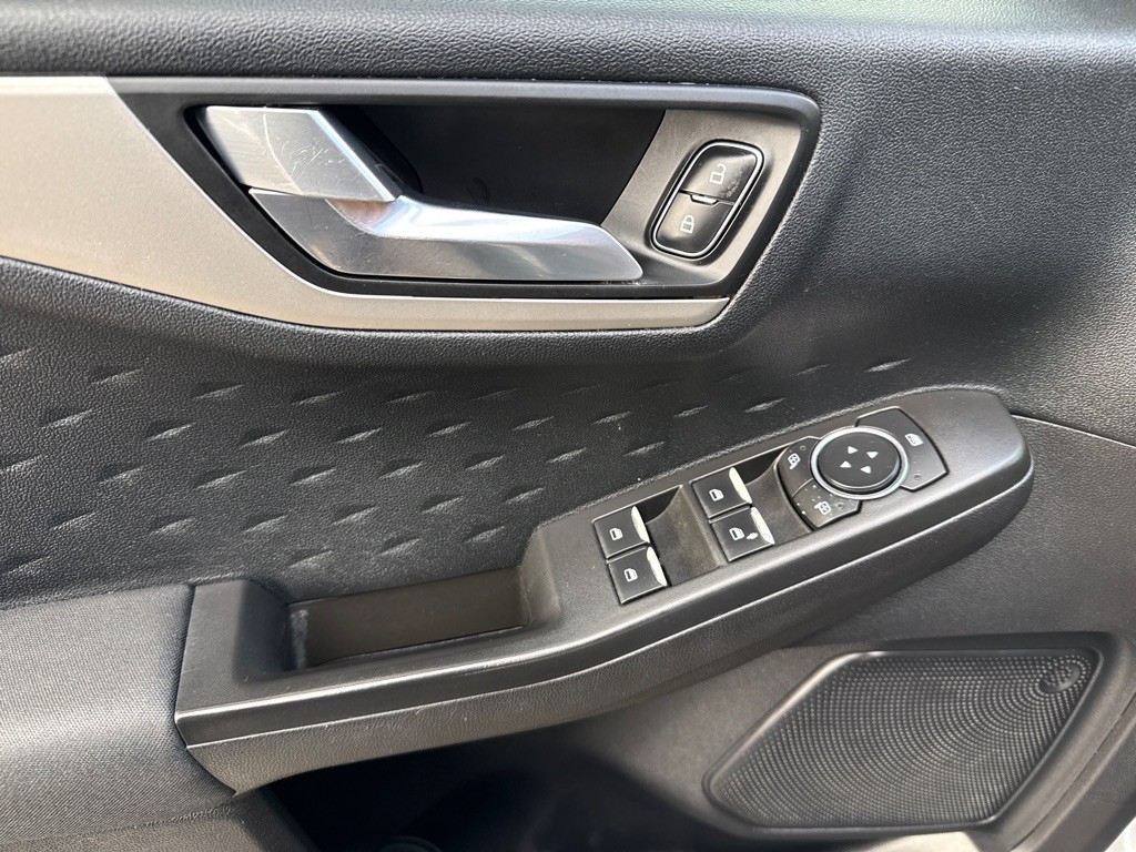 2020 Ford Escape Image 35