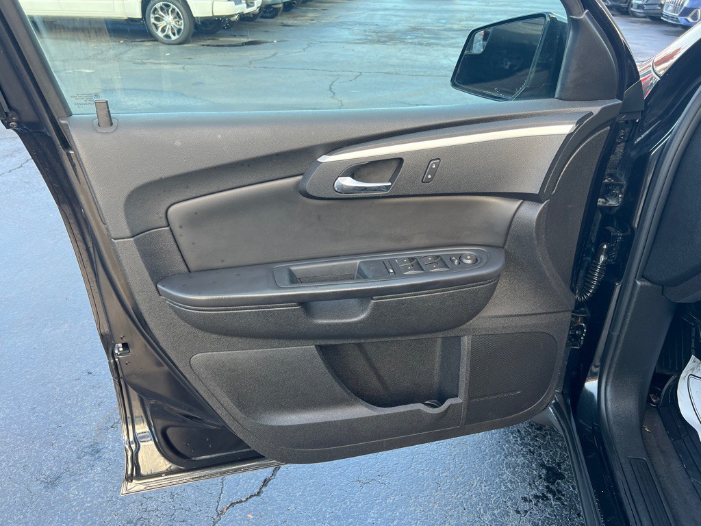 2011 Chevrolet Traverse Image 8