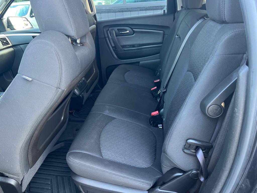 2011 Chevrolet Traverse Image 12