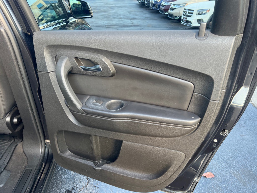 2011 Chevrolet Traverse Image 14