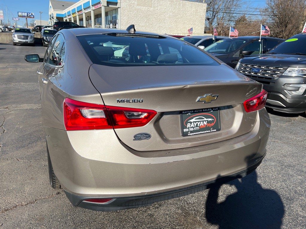 2022 Chevrolet Malibu Image 4