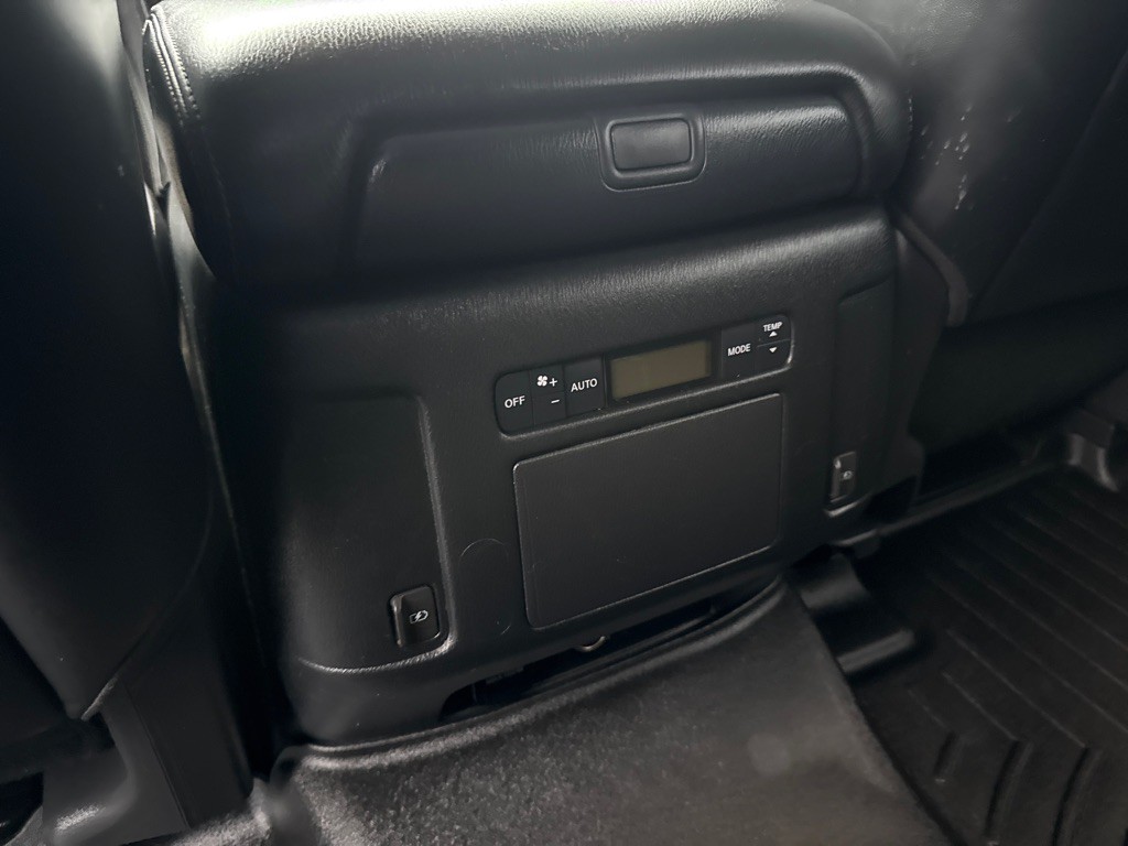 2019 Nissan Armada Image 17