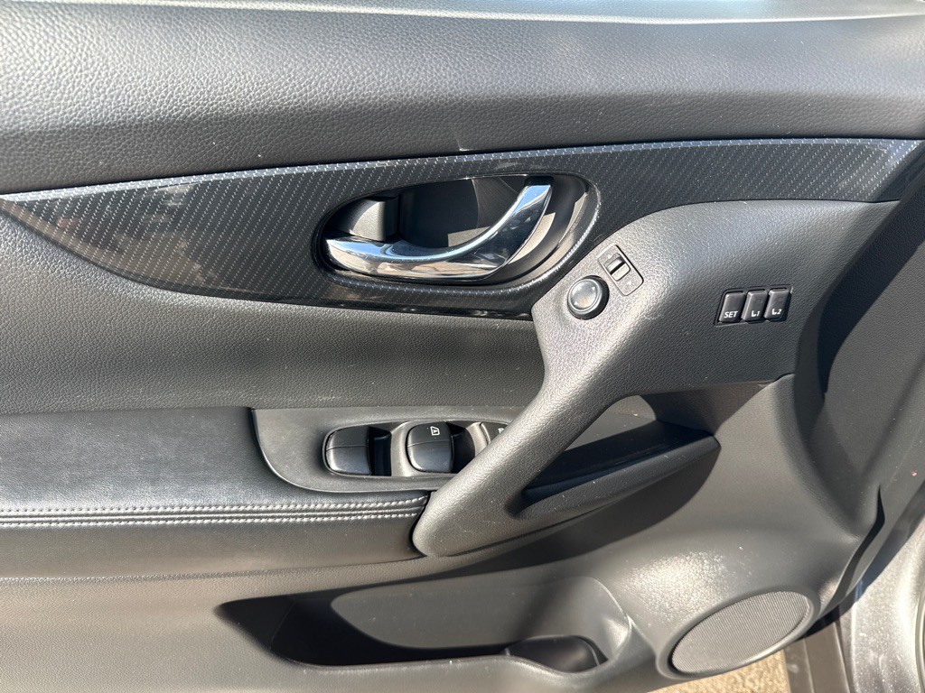 2020 Nissan Rogue Image 12