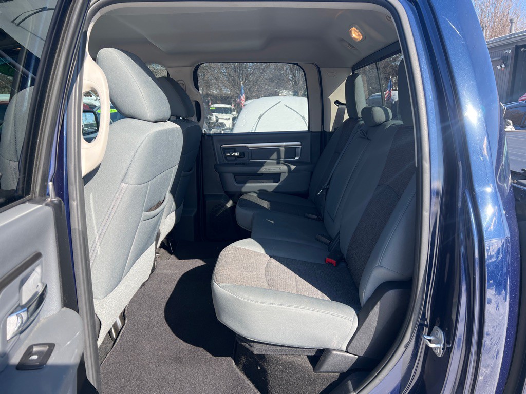 2015 RAM 1500 Image 18