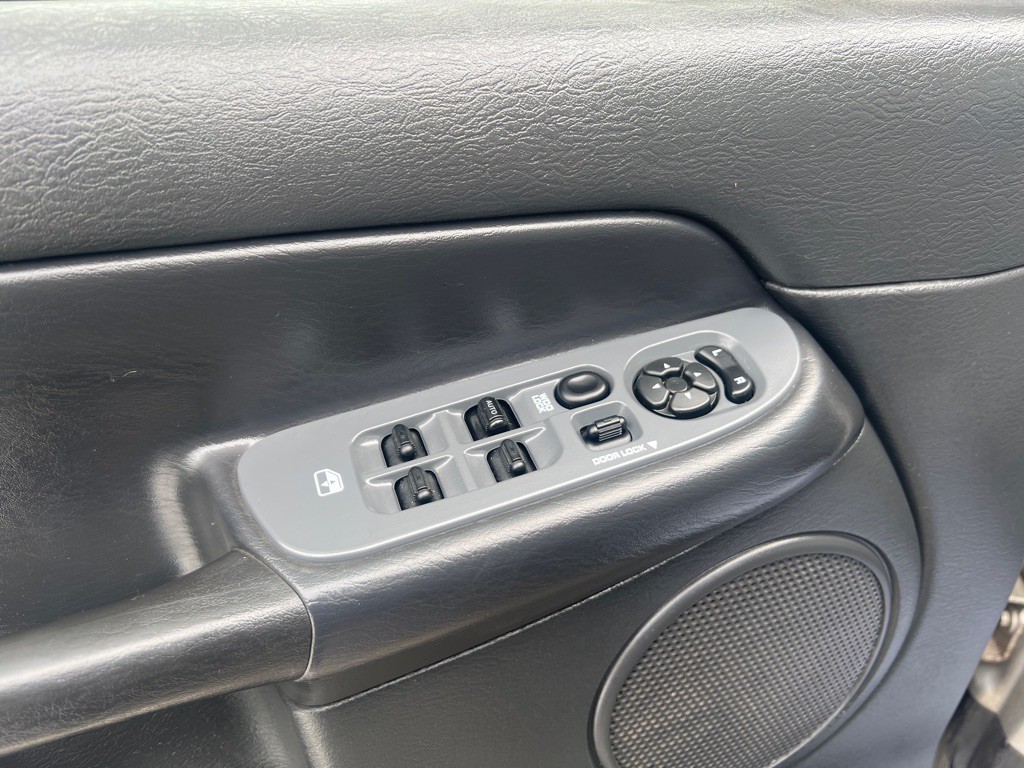 2005 Dodge Ram 2500 Image 9