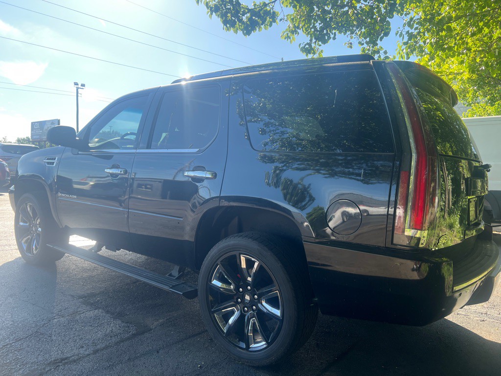 2008 Cadillac Escalade Image 4