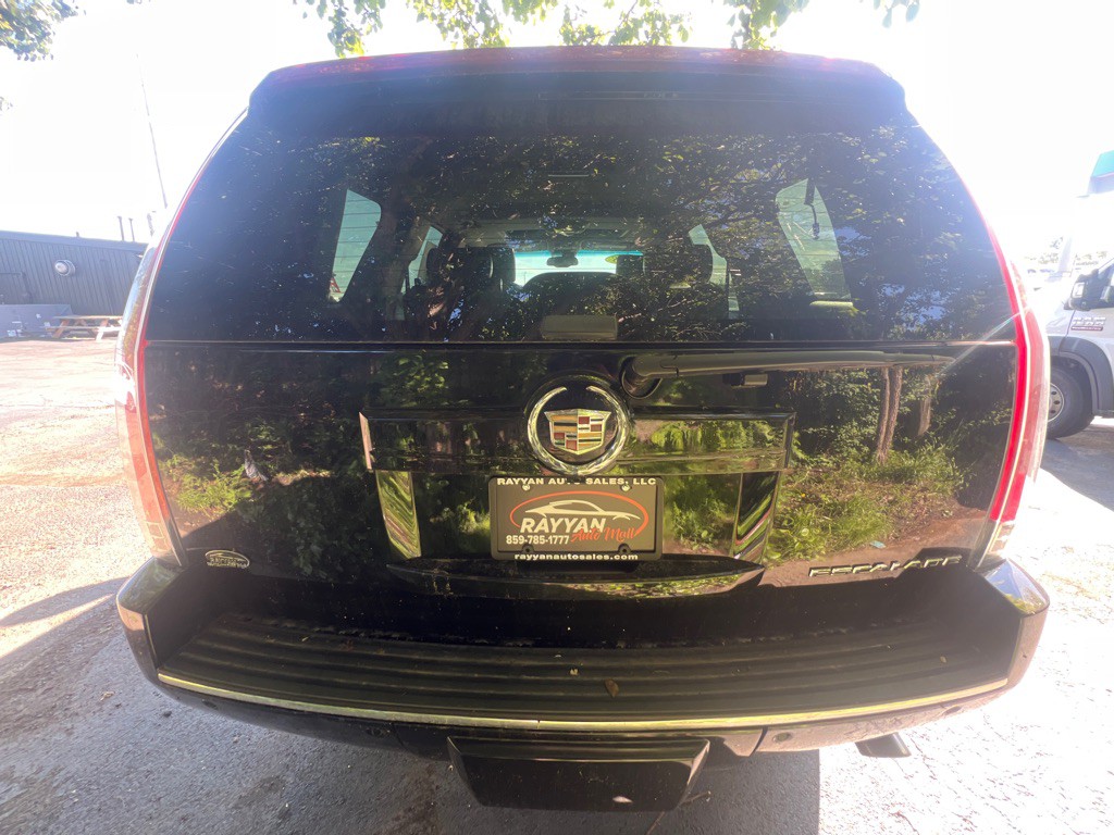 2008 Cadillac Escalade Image 5