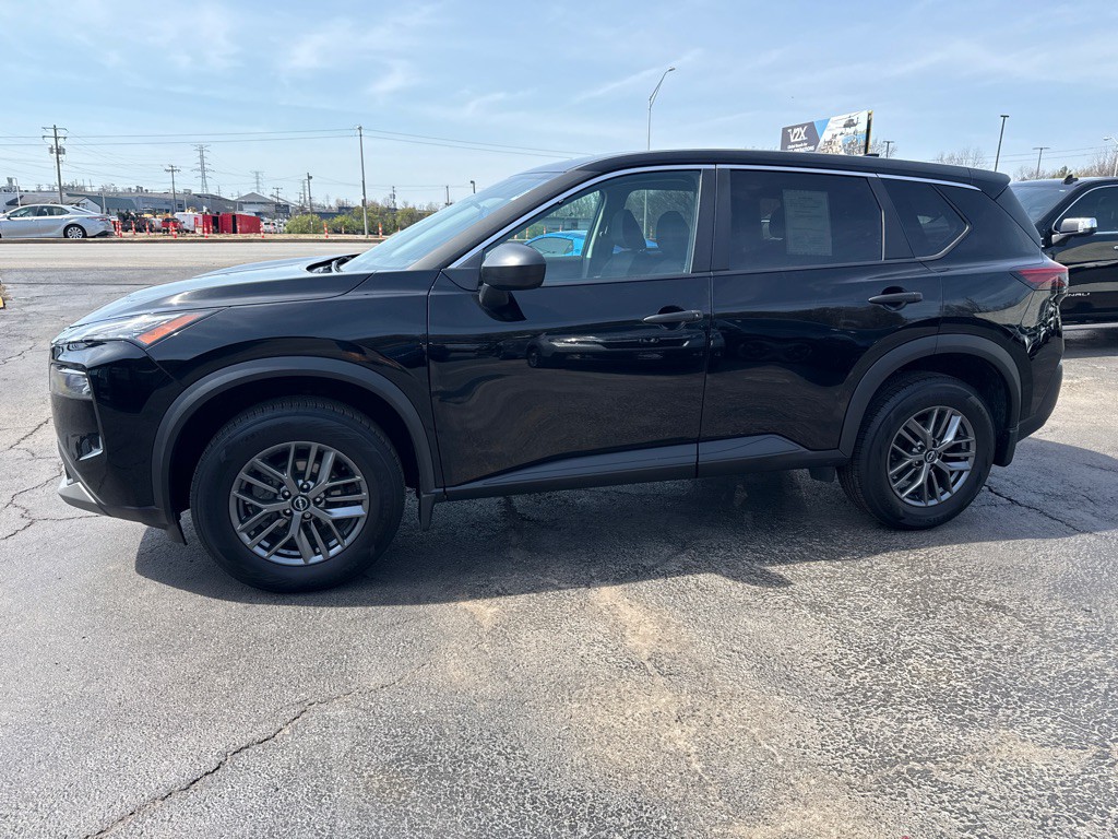 2023 Nissan Rogue Image 3