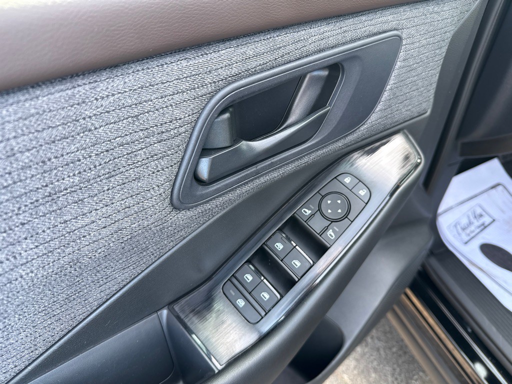 2023 Nissan Rogue Image 18