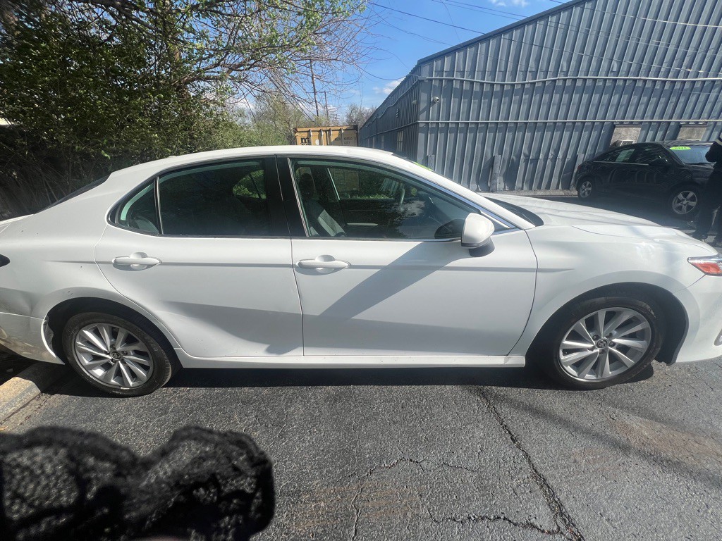 2022 Toyota Camry Image 2