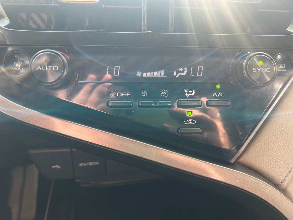 2022 Toyota Camry Image 21