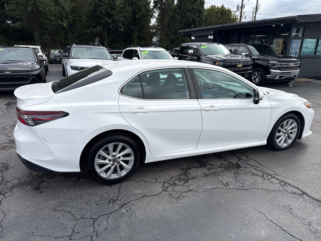 2022 Toyota Camry Image 6