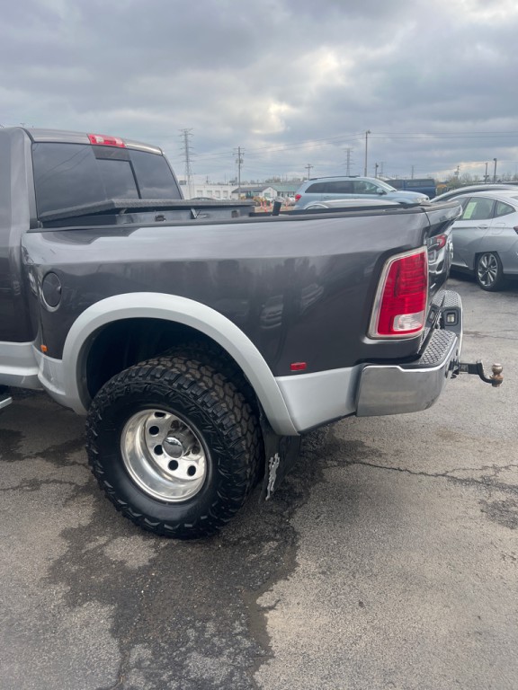 2015 RAM 3500 Image 9