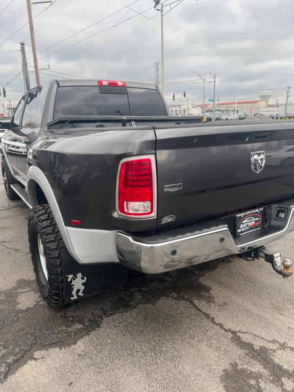 2015 RAM 3500 Image 11