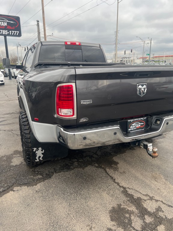 2015 RAM 3500 Image 12