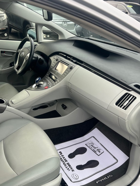 2023 Toyota Prius Image 16