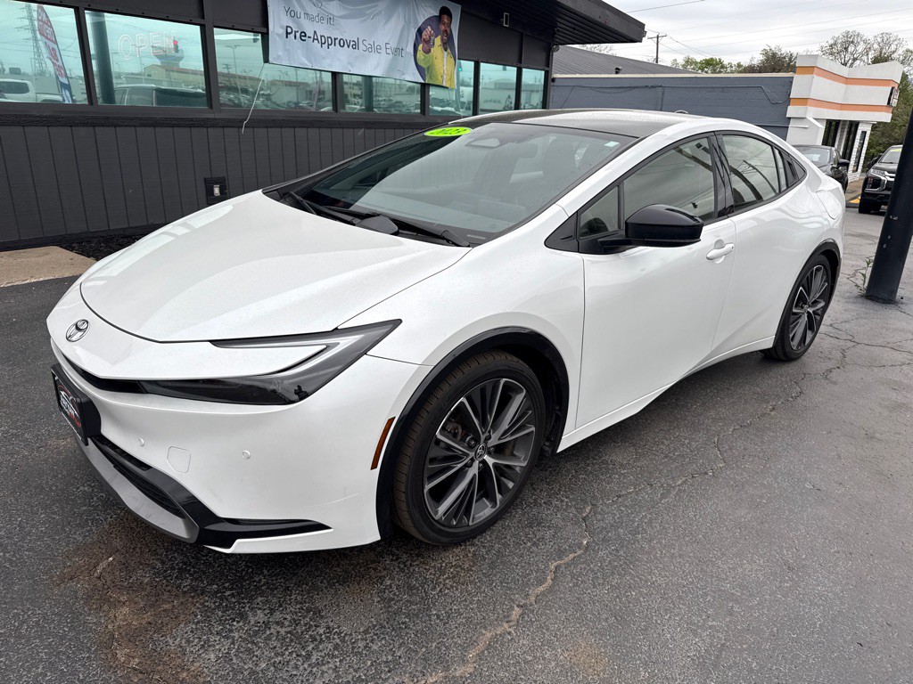 2023 Toyota Prius Image 1