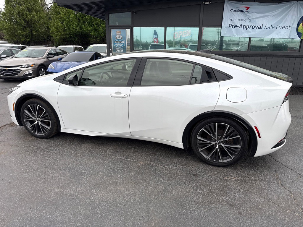 2023 Toyota Prius Image 3