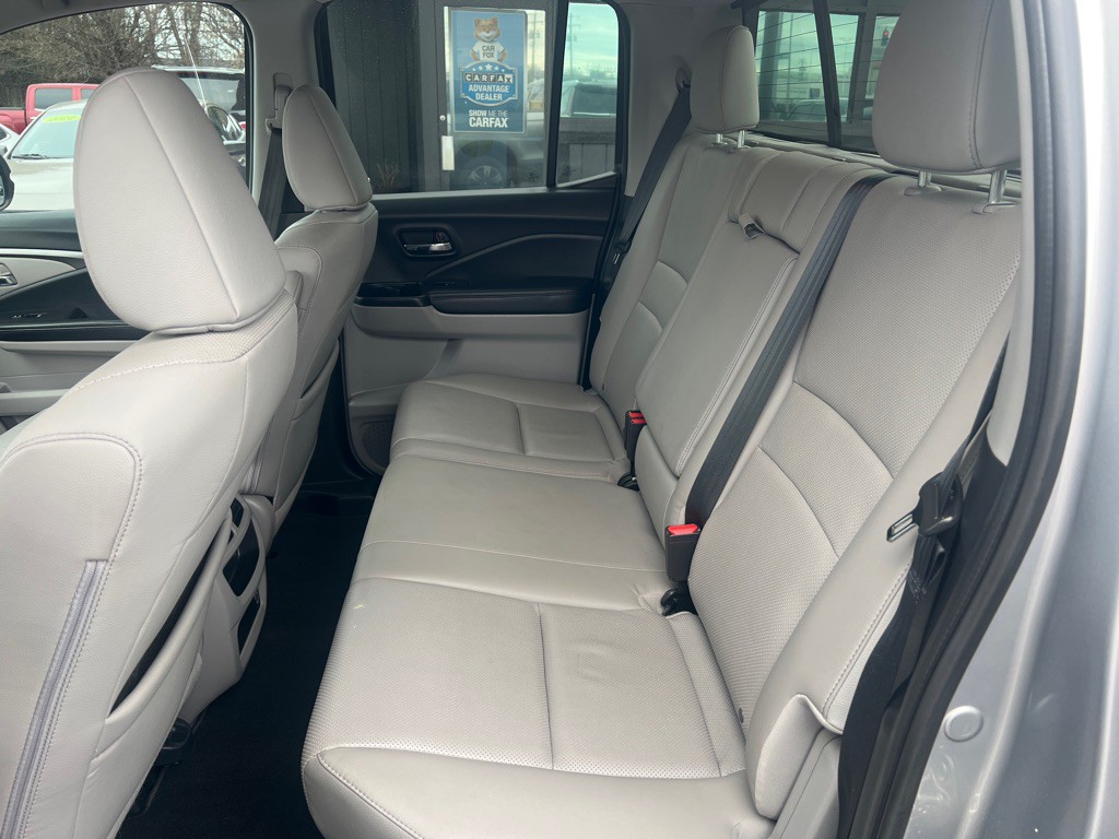2019 Honda Ridgeline Image 16