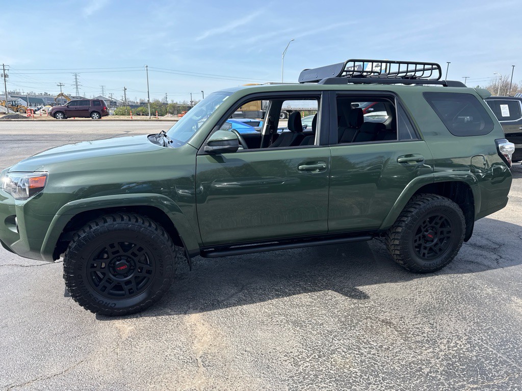 2021 Toyota 4Runner Image 3