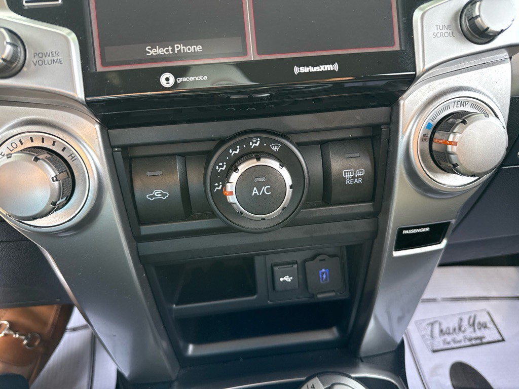 2021 Toyota 4Runner Image 25