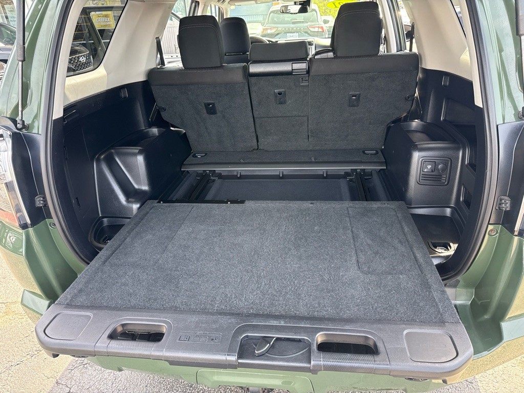 2021 Toyota 4Runner Image 33