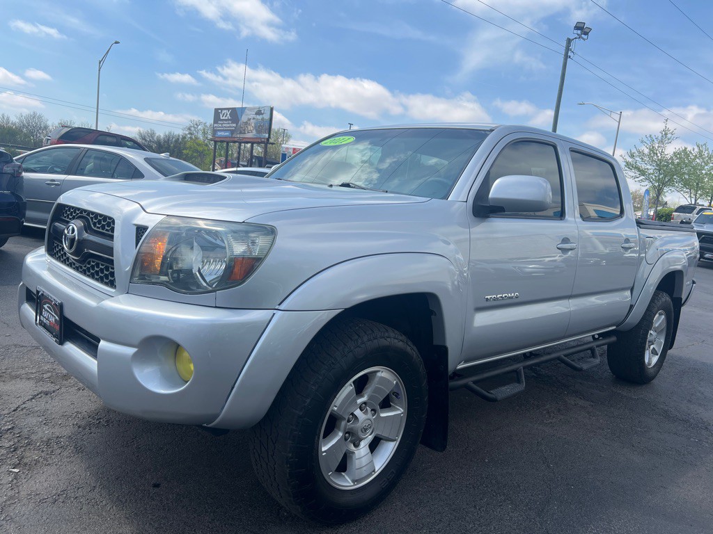 2011 Toyota Tacoma Image 1