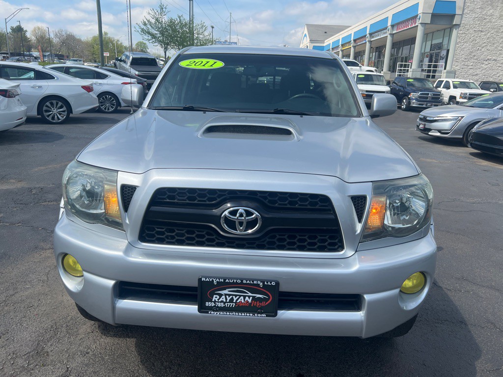 2011 Toyota Tacoma Image 2