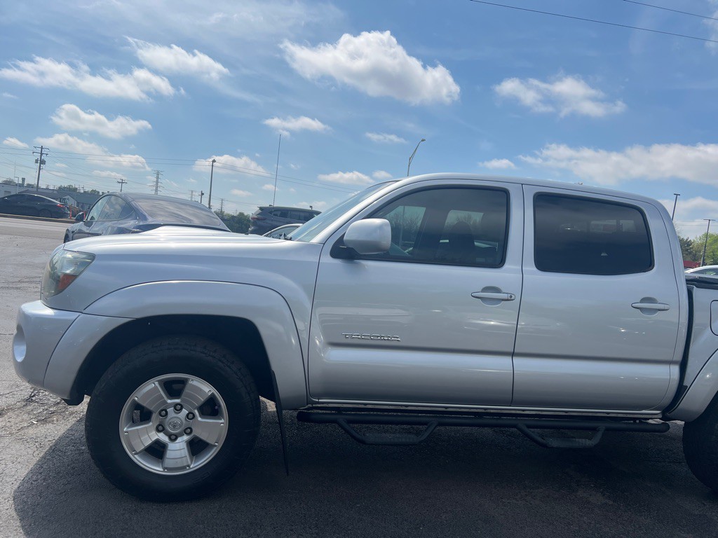 2011 Toyota Tacoma Image 4