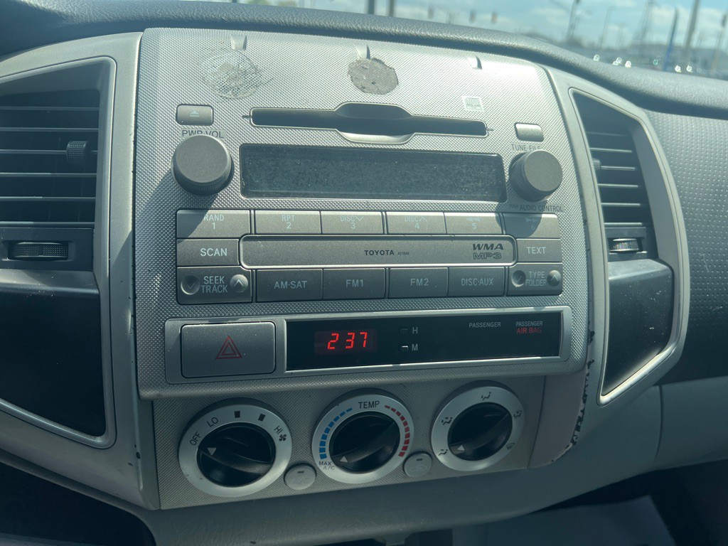 2011 Toyota Tacoma Image 18